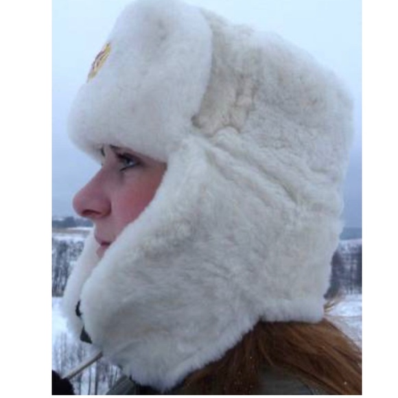 Ushanka Size 59 in Russian in US 7 3/8
23 5/8 inches Large Women size - Picture 2 of 7